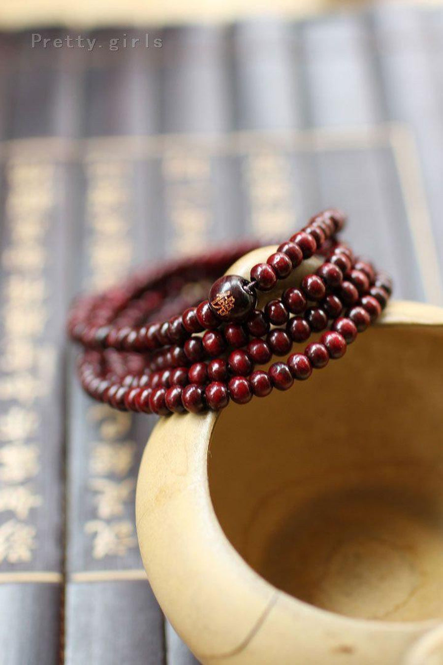Red Multilayer Sandalwood Meditation Bracelet | Bracelet | Bracelet, Bracelets, Mala, Malas, Malas bouddhiste, meditation, OCU1, sandalwood | Guided Meditation