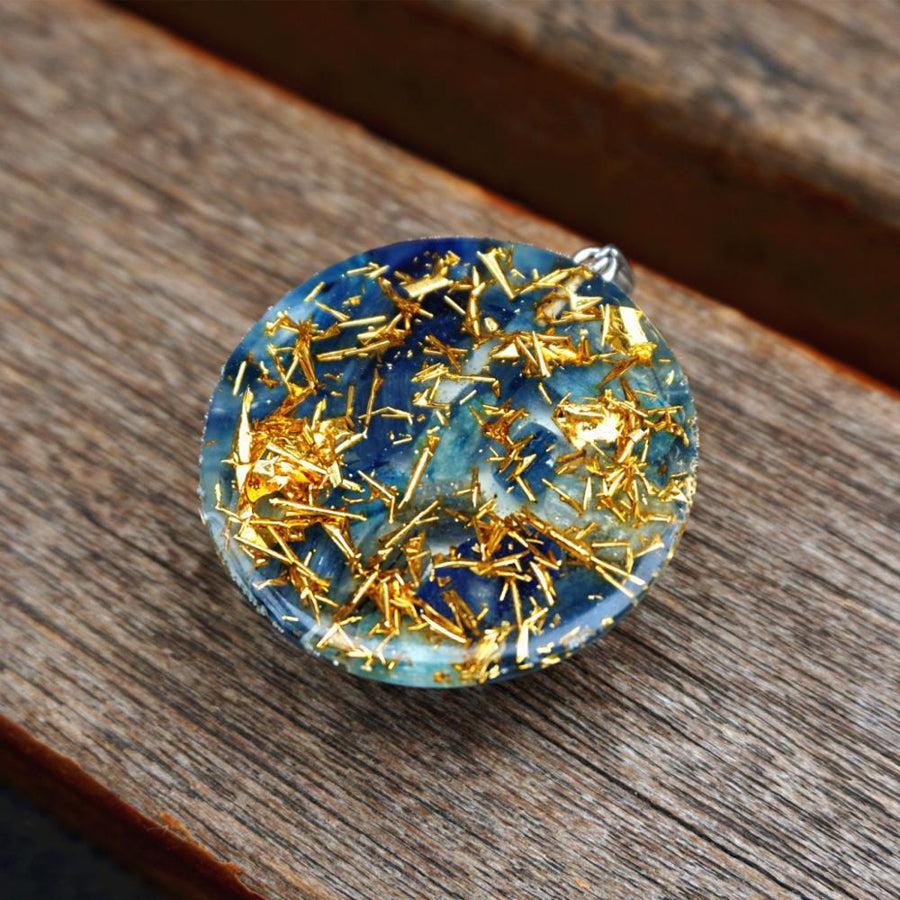 Orgonite pendant in crystal, Kyanite and gold leaf | Orgonite | Colliers & Pendentifs, Crystal, gold leaf, Kyanite, new, Orgonite, Orgonites, Pendant | Guided Meditation